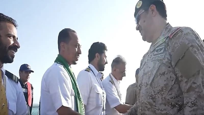 من بورتسودان لجدة..القوات البحرية تنجح في تنفيذ عمليات إجلاء استثنائية