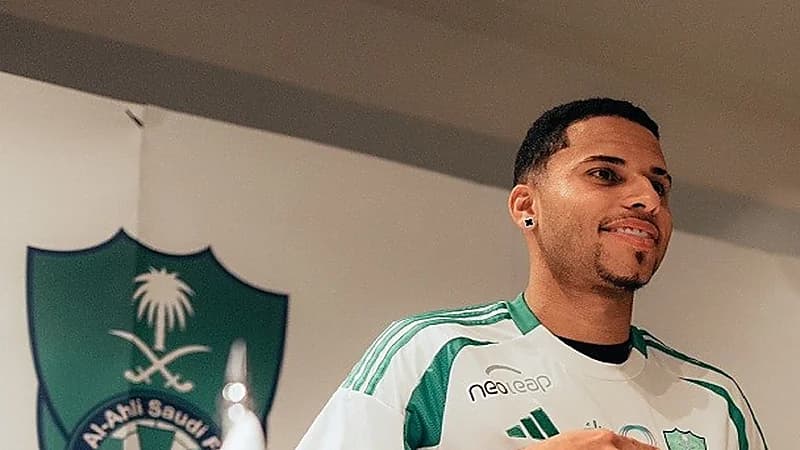 فحص طبي لمحترف الأهلي