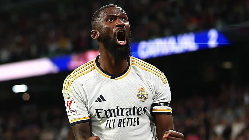 النصر والهلال والاتحاد يتنافسون لضم مدافع ريال مدريد