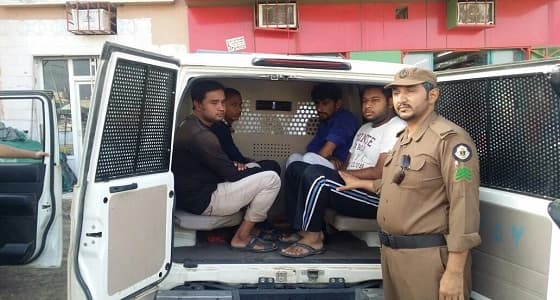 بالصور.. مدير شرطة عسير يترأس اجتماع أعضاء " وطن بلا مخالف "