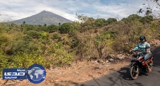 بالصور.. عشرات الآلاف يفرون خوفا من بركان بالي