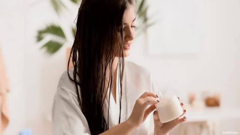 فوائد زبدة الشيا في ترطيب الشعر خلال الصيف