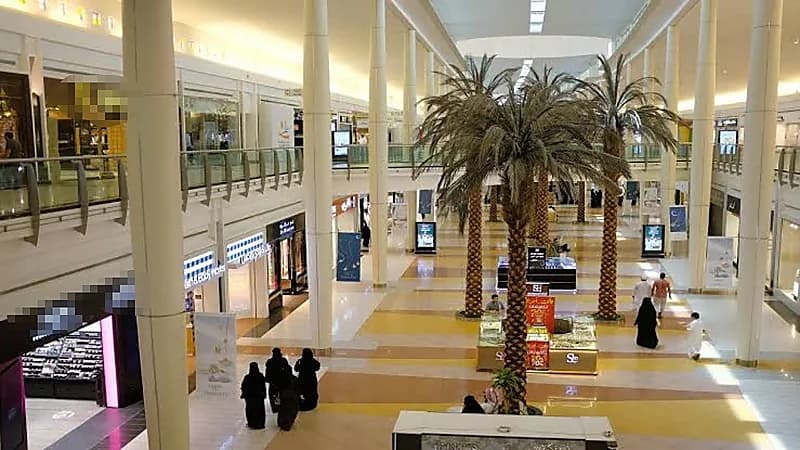 استمرار فتح المحلات التجارية أوقات الصلاة