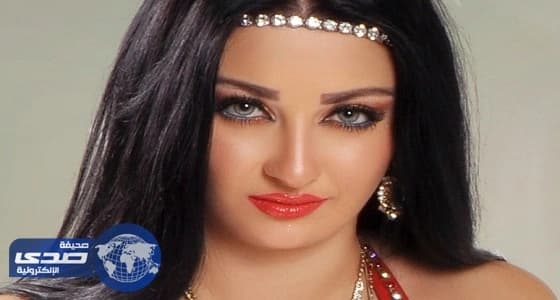 بالفيديو.. صافيناز ترقص فوق أحد مساجد مصر