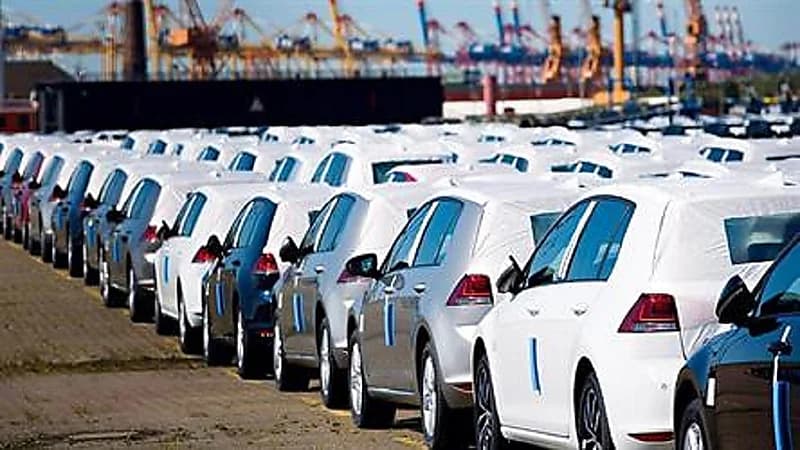 إيقاف فسح سيارات 15 شركة مؤقتاً لعدم الالتزام بمعيار الوقود