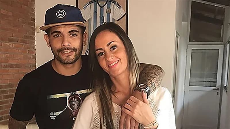 زوجة بانيغا: هذا الفريق بدون رئيس ولاعبين ولا يستحقون تواجد زوجي