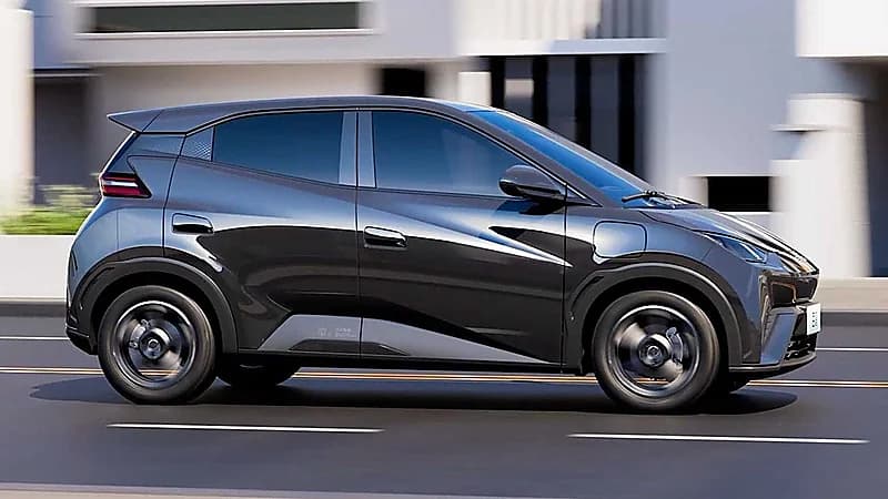 بالصور.. السيارة الصينية الصغيرة في طريقها لتكون الأعلى مبيعًا بالعالم