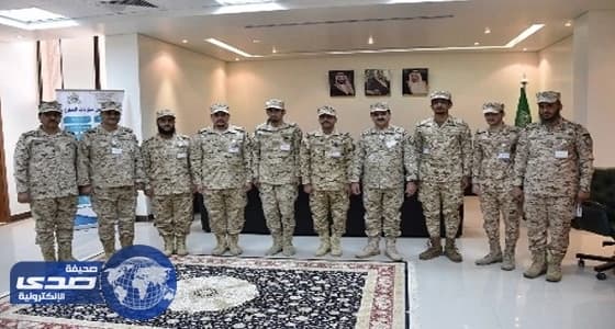 قائد كلية القيادة يقلد عدداً من الأفراد رتبهم الجديدة