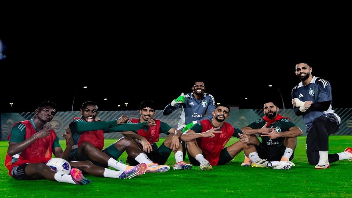 الأخضر يواصل تدريباته استعدادا لأندونيسيا