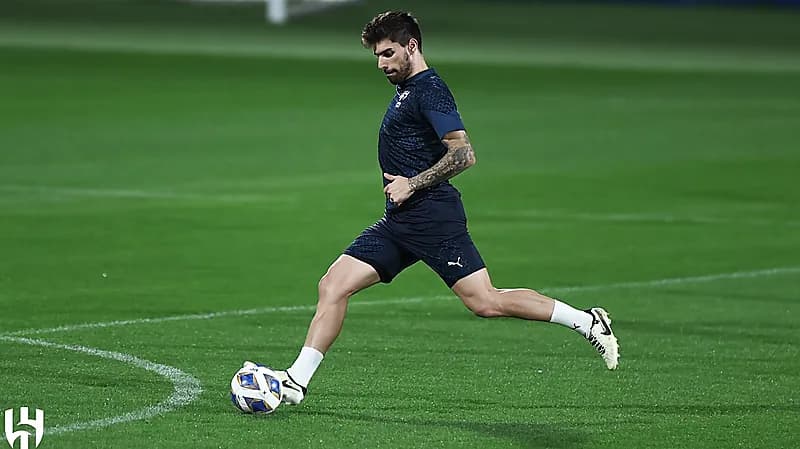 موعد سفر بعثة الهلال إلى جدة لمواجهة الاتحاد