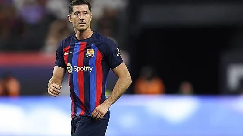 حقيقة بيع برشلونة لعقد ليفاندوفسكي