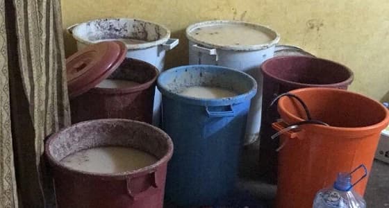 صور.. ضبط مصنع خمور في نجران