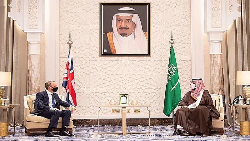 بالفيديو.. سمو ولي العهد يلتقي في مكتبه بـ"نيوم" وزير الخارجية البريطاني