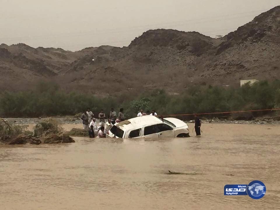سقوط الأمطار علي  وادي قنونا يتسبب في  اسقاط ١٥ سيارة  خلال 3 ايام