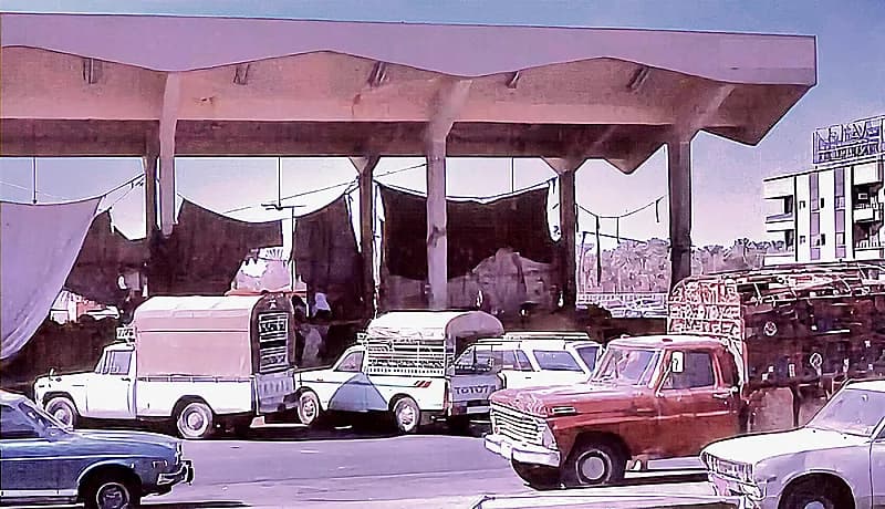 سوق عتيقة نهاية التسعينات الهجرية