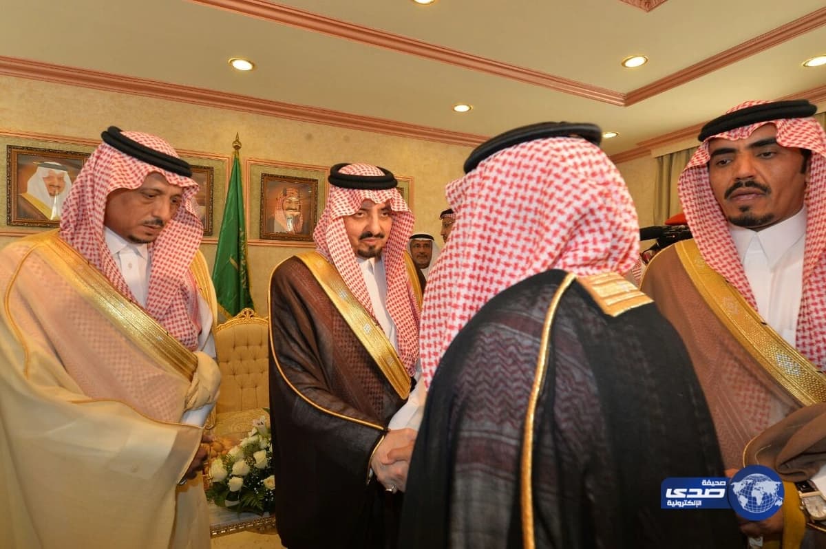 أمير عسير يلتقي مدراء الإدارات الحكومية والأهالي بمحافظة بيشة