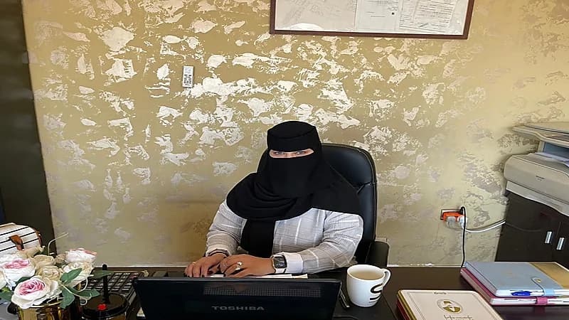 قصة مواطنة نجحت في اقتحام مجال المقاولات وتقسيط السيارات بطريف