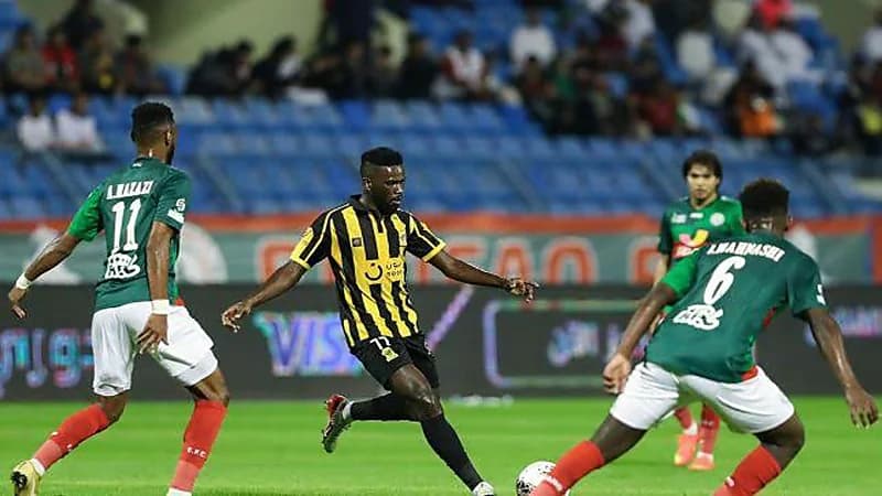 إلغاء مباراة الاتفاق والاتحاد الودية بسبب سوء أرضية الملعب