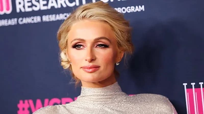 ​باريس هيلتون​ تحتفل بزفافها بفستان مصنوع من ورق المرحاض