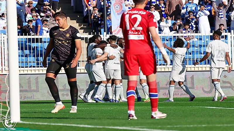 بالفيديو..  التعادل الإيجابي يحسم مواجهة الهلال وأبها 