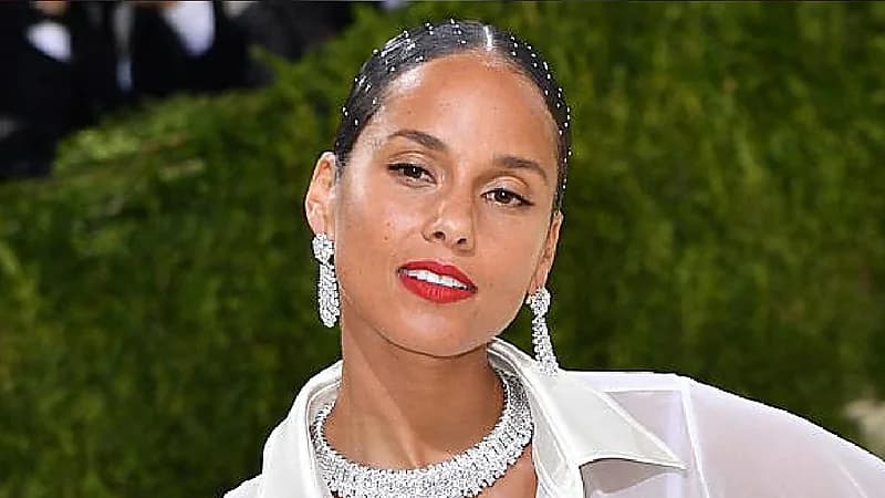 "العلا"  تحتضن أول حفلة للنجمة "أليشيا كيز"