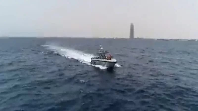 شاهد.. حرس الحدود ينفذ إخلاء طبي لشخصين بجدة وينقذ قائد واسطة بجازان