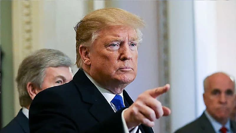 ترامب : هناك غضب كبير في أمريكا وأحذر من استمرار استهدافي