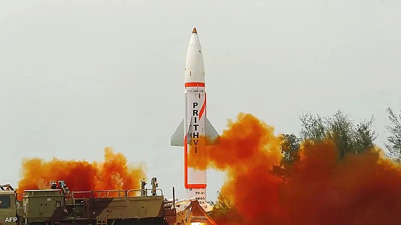 إقالة 3 ضباط هنود أطلقوا صاروخاً بالخطأ على باكستان