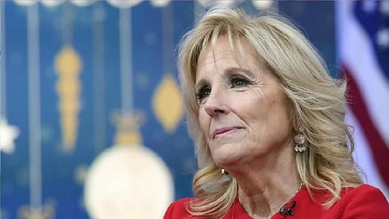 زوجة بايدن تستعد لاستئصال كتلة من فوق عينها