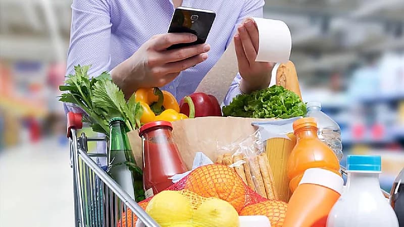 استشاري يتوقع عدم انخفاض أسعار السلع الغذائية في المملكة - فيديو