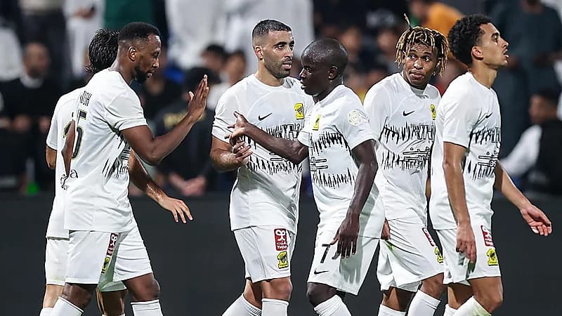 الاتحاد ينتظر حل مأزق السوبر والأولمبي