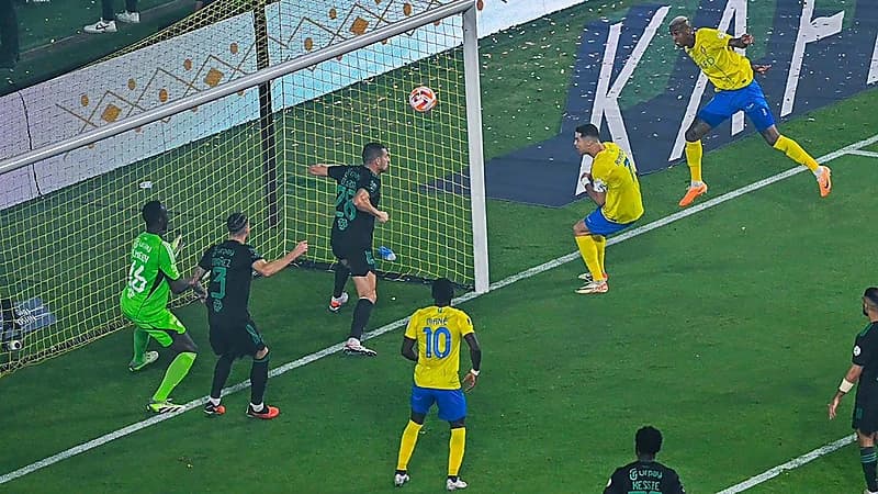 الإصابات تهدد بغياب 4 لاعبين عن مواجهة النصر والأهلي