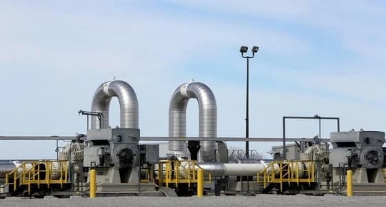 الخام الأمريكي يتجاوز أعلى مستوى في عامين بفعل تعطل خط أنابيب