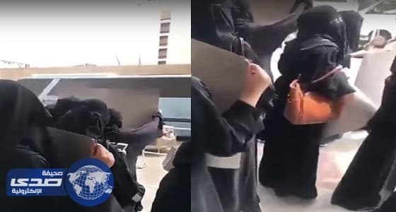 ⁠⁠⁠⁠⁠بالفيديو.. تجمع طالبات أمام جامعة " أم القرى " لرفضهن شرط " القدرات "