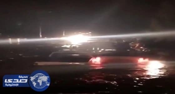 بالفيديو.. زوج يفاجئ زوجته بطريقة رومانسية بعد الاختبارات