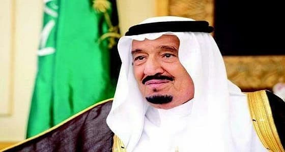 خادم الحرمين يستقبل الأمير عبدالرحمن لدى وصوله إلى الرياض