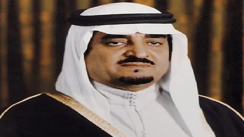 فيديو نادر للملك فهد خلال زيارته لأحد المرضى بعد استعادة بصره