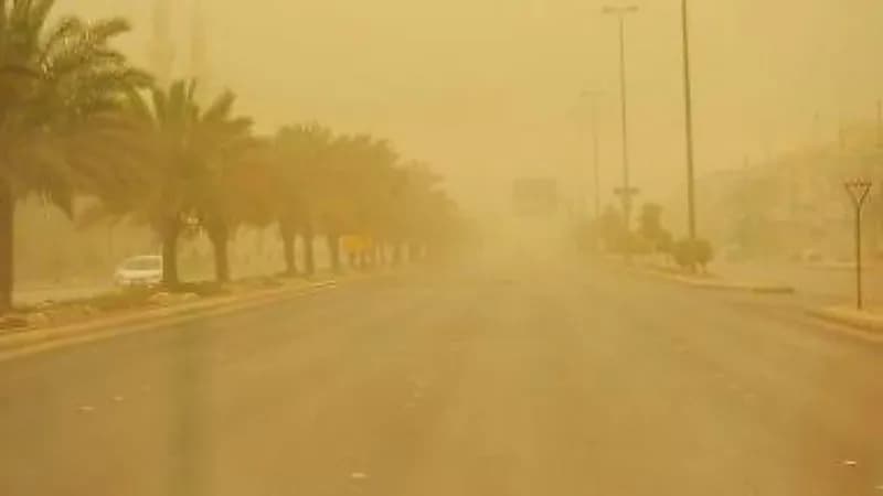 الأرصاد: رياح مثيرة للأتربة والغبار تحد من الرؤية الأفقية على عدة مناطق 
