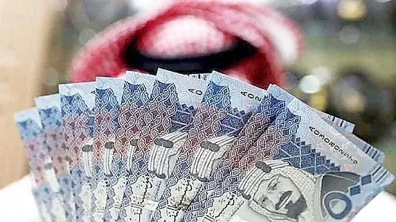 بالفيديو .. مقيمان يحتالان على طالب ثانوية ويستوليان على 3 ملايين ريال