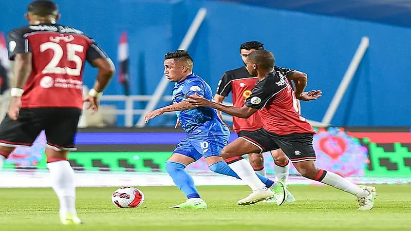 الرائد يدشن موسمه بانتصاره على الفتح