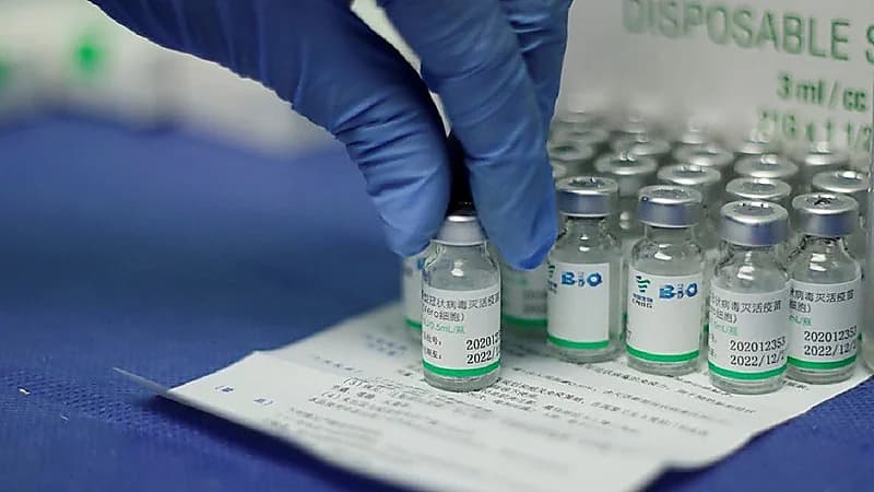 الأطباء يوضحون إمكانية تناول لقاح الإنفلونزا ولقاح كورونا في الوقت ذاته
