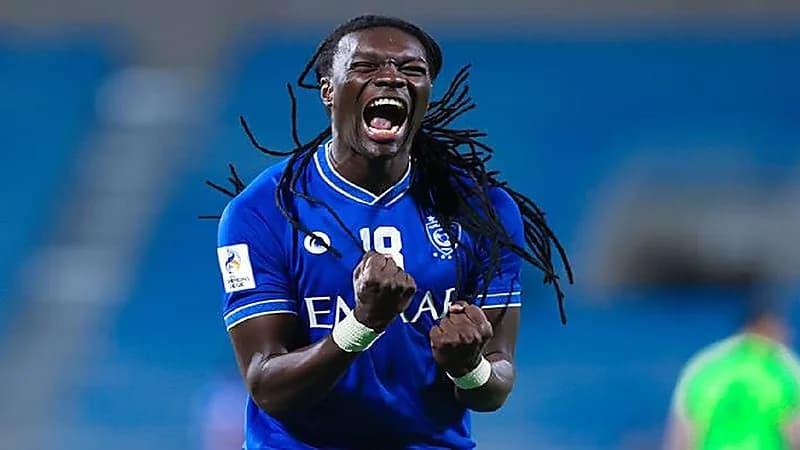 جوميز يستعيد قصة بكاء نجوم الهلال في غرفة الملابس