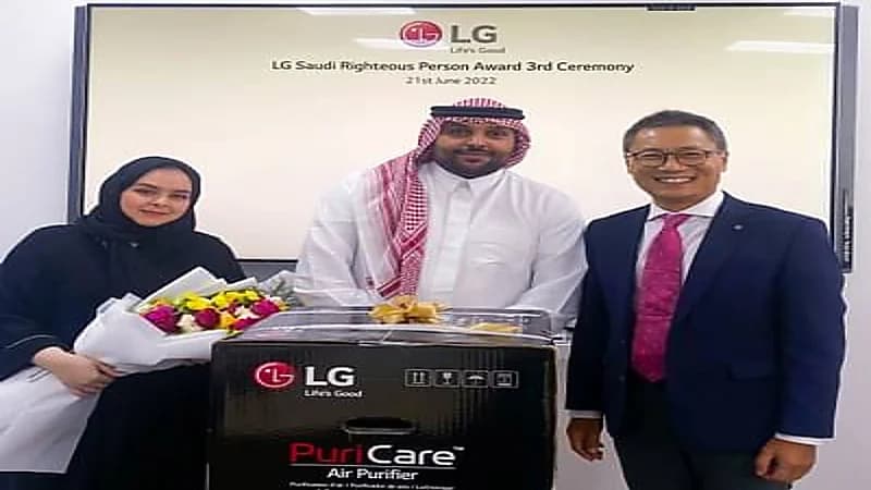 تكريم موظف في مطار جدة بعد إنقاذه طائرة وركابها من كارثة  