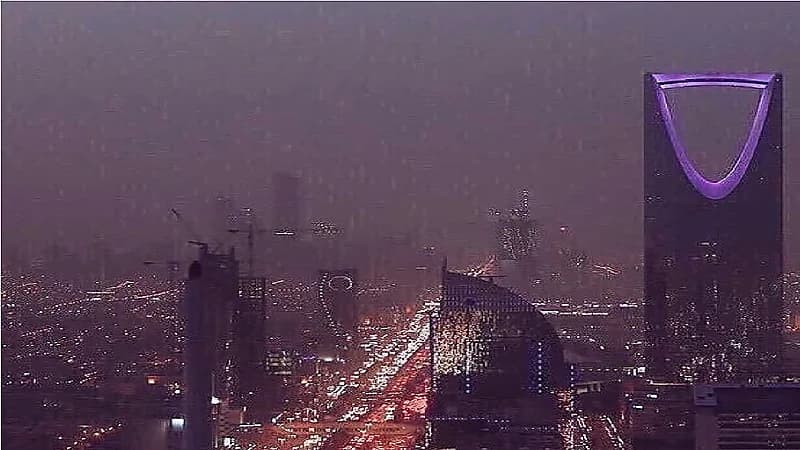 "الأرصاد" تنبه باستمرار هطول الأمطار على عدة مناطق