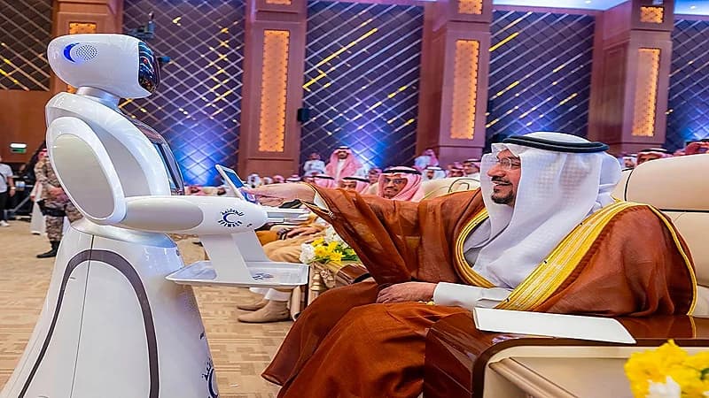 أمير القصيم يدشن كيان صناعي جديد للأدوية