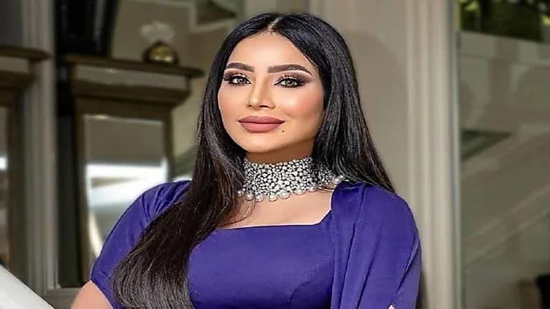 شاهد.. إطلالة أنيقة للفنانة لجين عمران تخطف الأنظار 