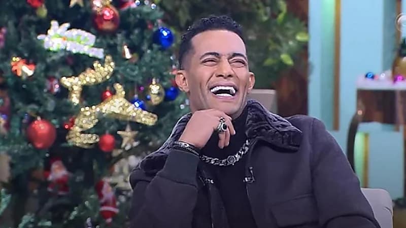 محمد رمضان معلقا على ملابسه الغريبة: "لزوم الشو"