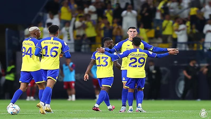 منافسة شرسة بين النصر وإشبيلية على لشبونة