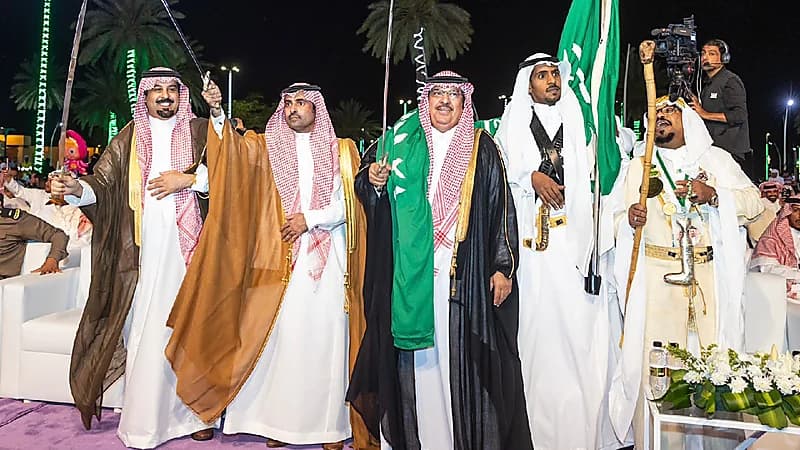 بـ «العرضة السعودية و3000 هدية» .. الدلم تفتتح فعاليات عيد الفطر
