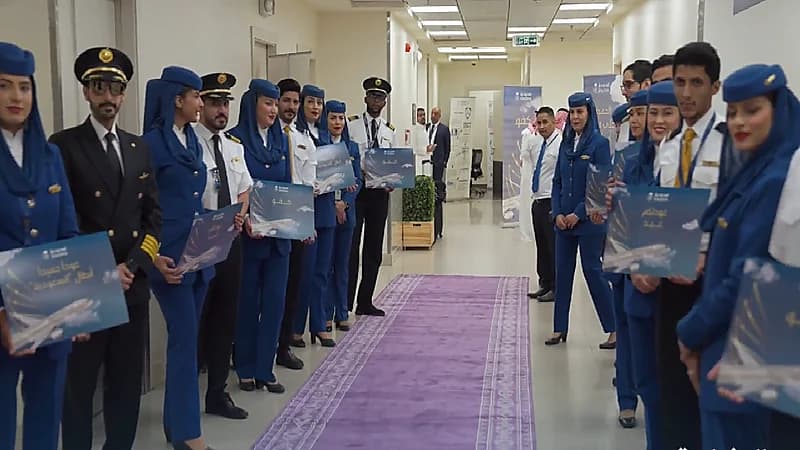 بالفيديو.. الخطوط السعودية تحتفي بطاقم الرحلة المستهدفة في الخرطوم